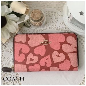 VIDEO avail: Coach Medium Zip Wallet w Heart Print